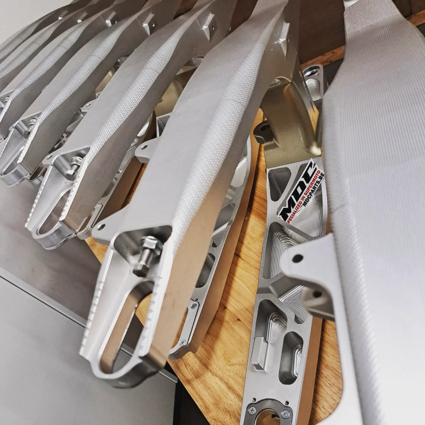 GECO specialparts: Supermoto swingarm - Image 2