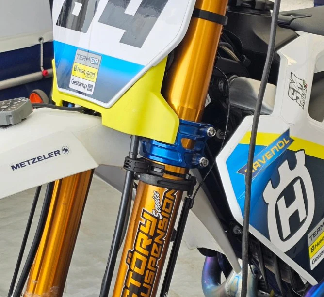SPS factory: Brake line holder fork